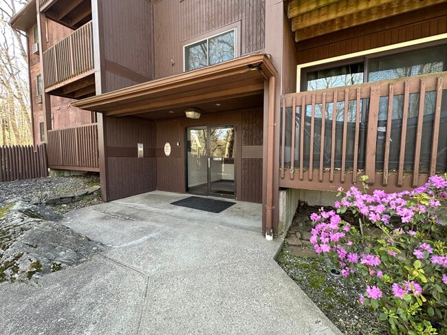 Photo - 340 Sunderland Rd Unit 17A