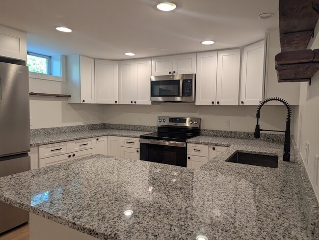 Building Photo - 4 Cannon Rd