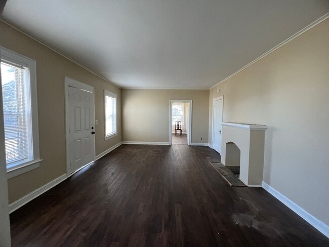 Photo - Close to Ochsner LSU, dining and shopping...