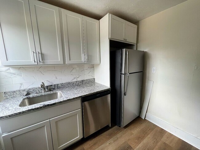 2801 Neeld Avenue/2300 Broadway Avenue - 2801 Neeld Avenue/2300 Broadway Avenue Apartment Unit 2801 Neeld Avenue