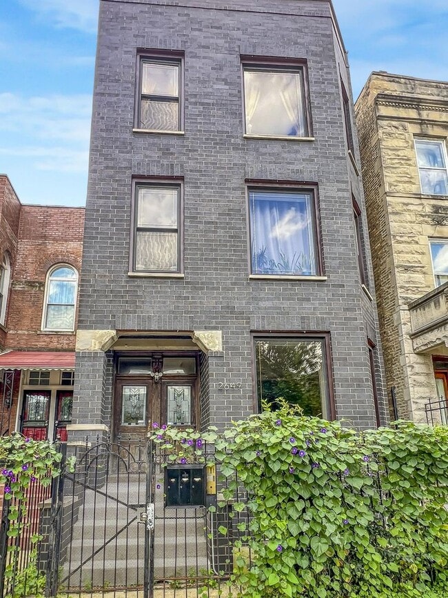 Building Photo - 2649 W Evergreen Ave Rental
