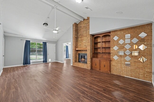 Photo - 132 Red Oak Ln