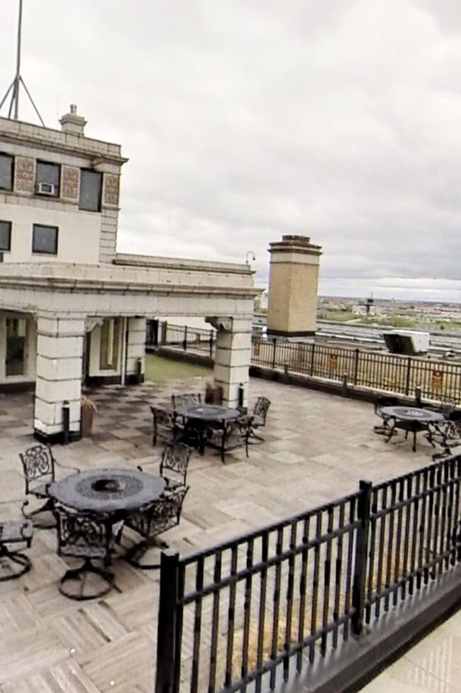 Building Photo - 15 E Kirby St Unit 324