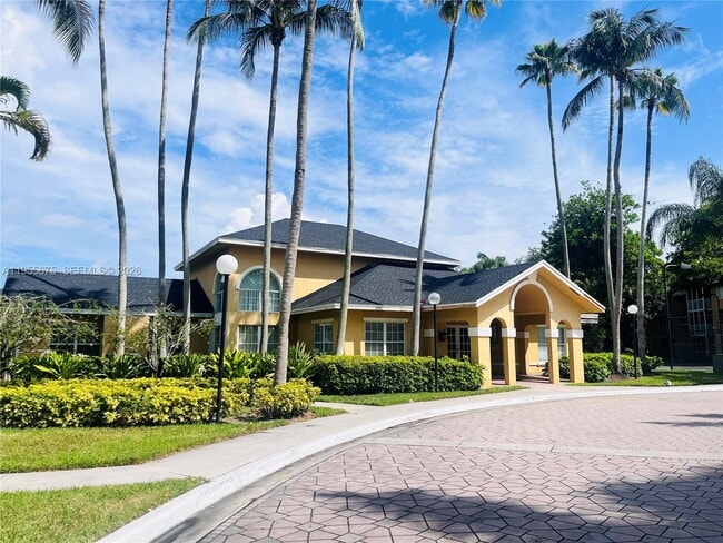 Building Photo - 4015 W McNab Rd Unit D104