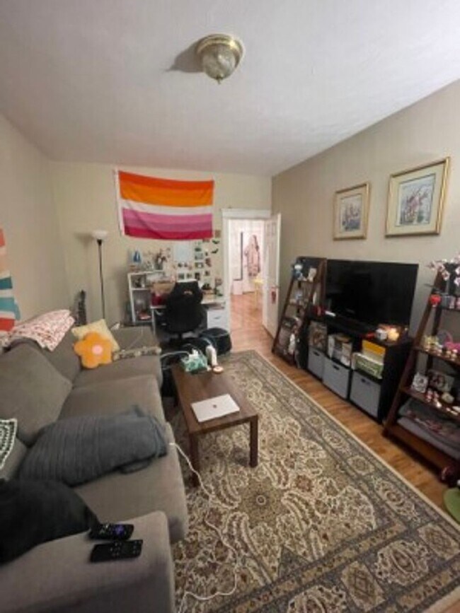 Photo - Allston 2 bedroom apartment - Available 6/1