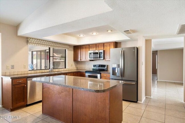 Photo - 624 W McNair St