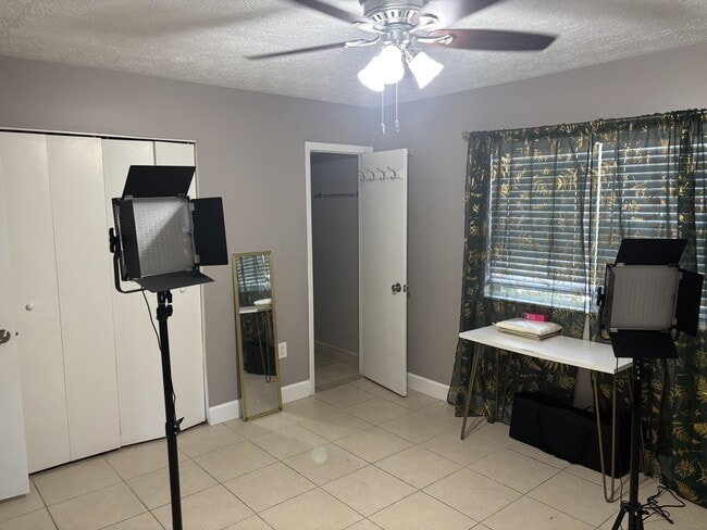 Building Photo - 1950 Paine Ave