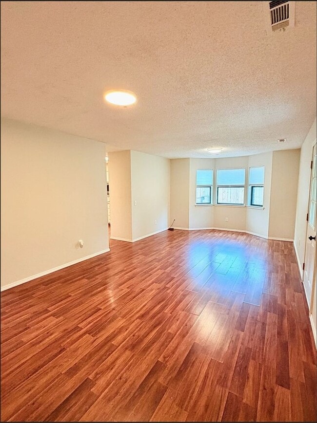 Photo - 3 Bedroom Single Family Home In Bentonville!