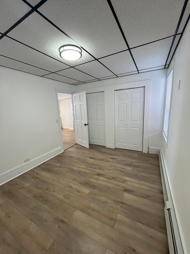 Building Photo - 211 Oxford St Unit 1st floor apt