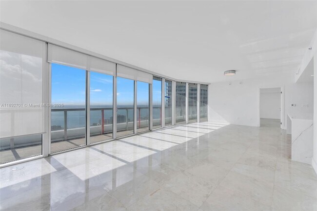 Building Photo - 465 Brickell Ave Unit 4201