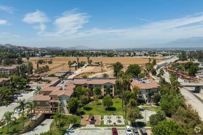 Photo - Poplar Street Apartments