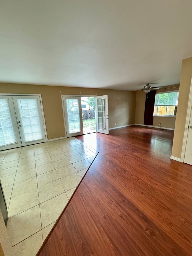Photo - Adorable Rancher in Security-Widefield