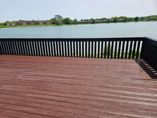 Photo - Lake Marina Apartments