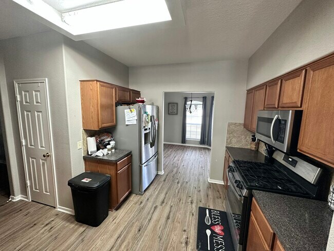 Photo - 5026 Forest Hurst Dr