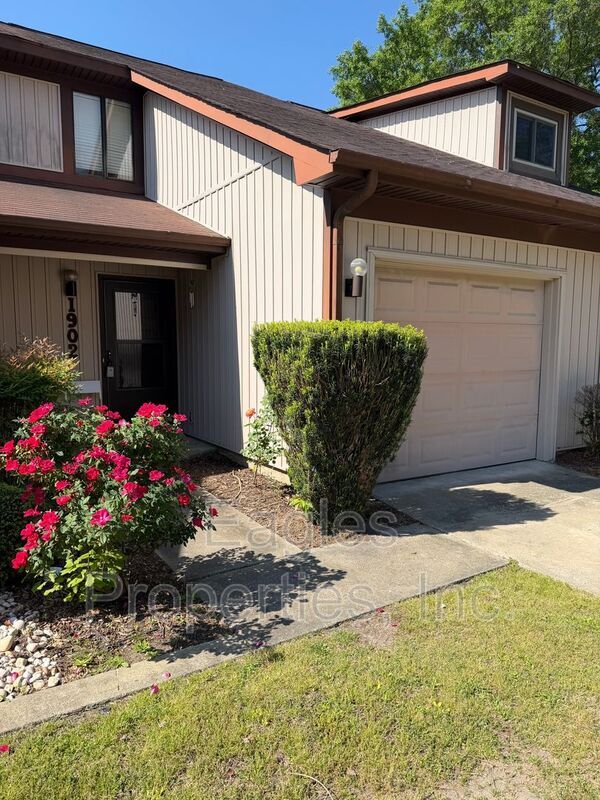 Photo - 1902 Harris St