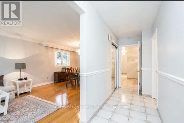 Photo - 275 Hounslow Ave