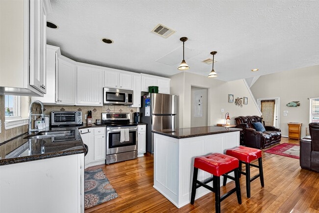 Building Photo - 16518 John Davis Rd