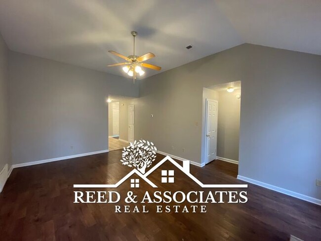 Photo - Just Minutes Away from Oakland Elementary ...