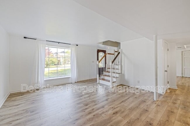 Photo - 6105 Nashua Ave