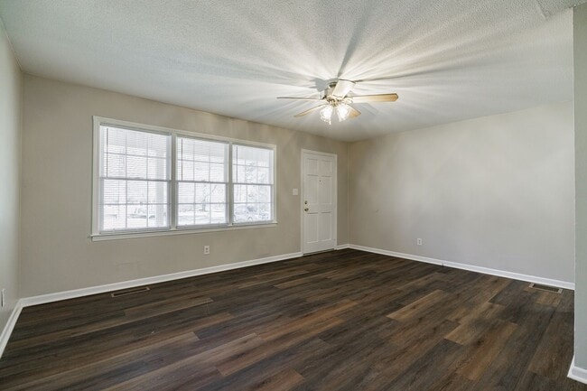 Photo - 412 Brownwood Dr