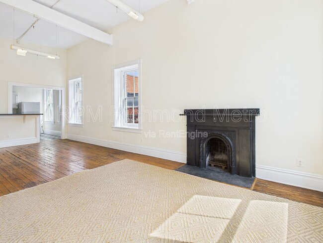 Photo - 200 W Broad St