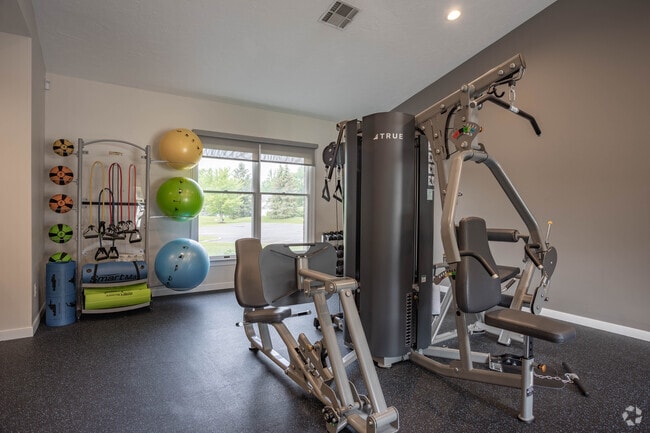 Fitness Center - Hawthorn Club Apartments
