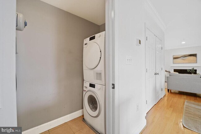 Photo - 1300 Taylor St NW Unit 203