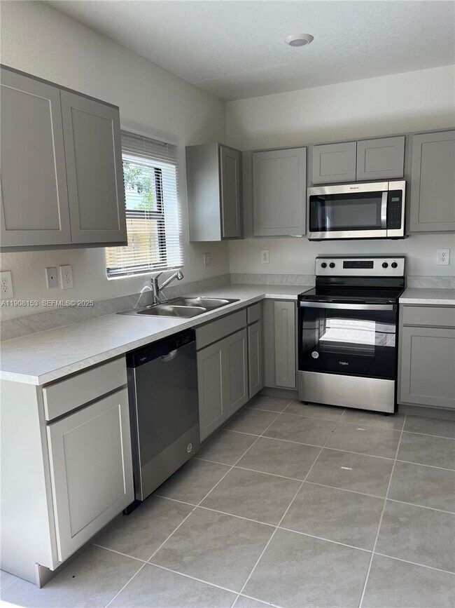 Photo - 326 NE 1st Ave