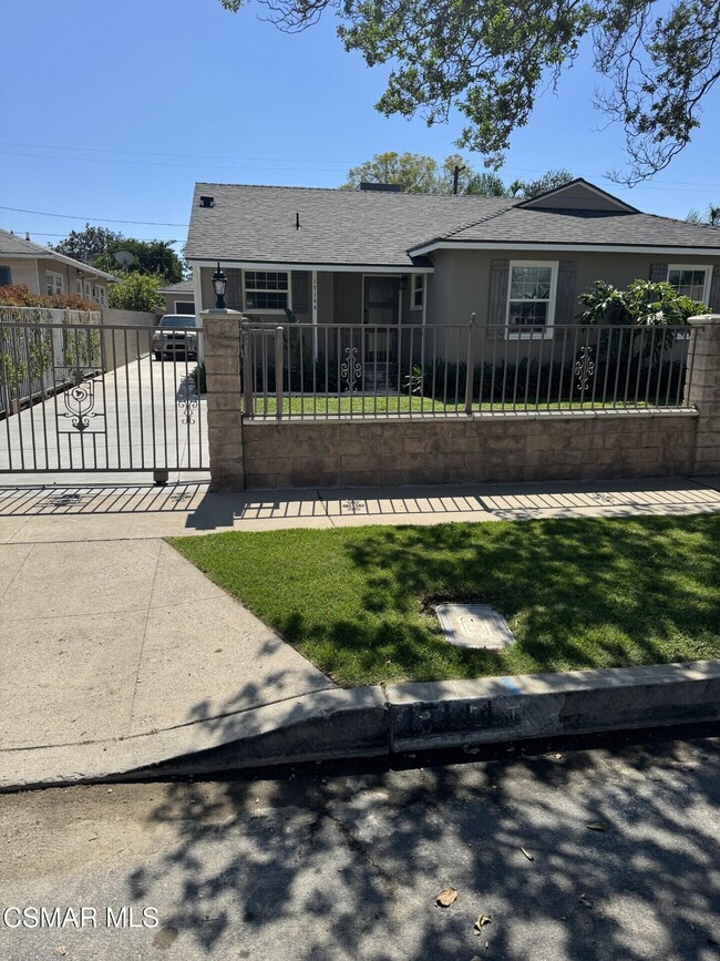 Photo - 17144 Baltar St