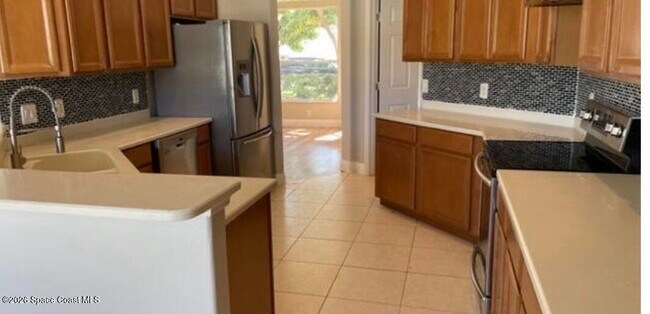 Photo - 1070 Hollister Dr