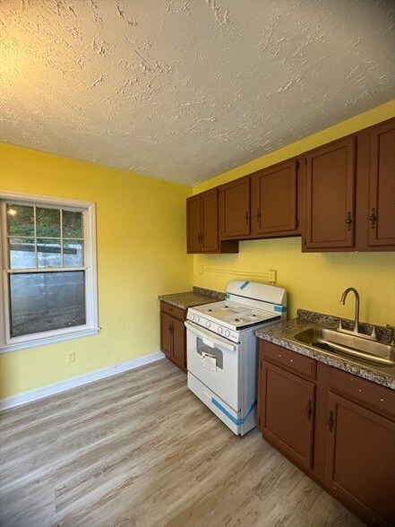 Photo - 20 Temple St Unit 1