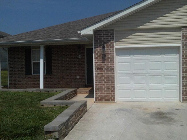 3 bed 2 Bath duplex! - 3 bed 2 Bath duplex!