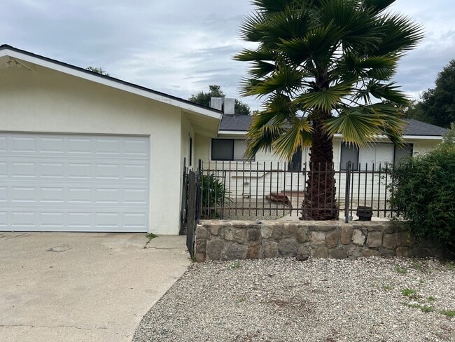 Building Photo - 217 Gridley Rd Unit 217 Gridley Rd