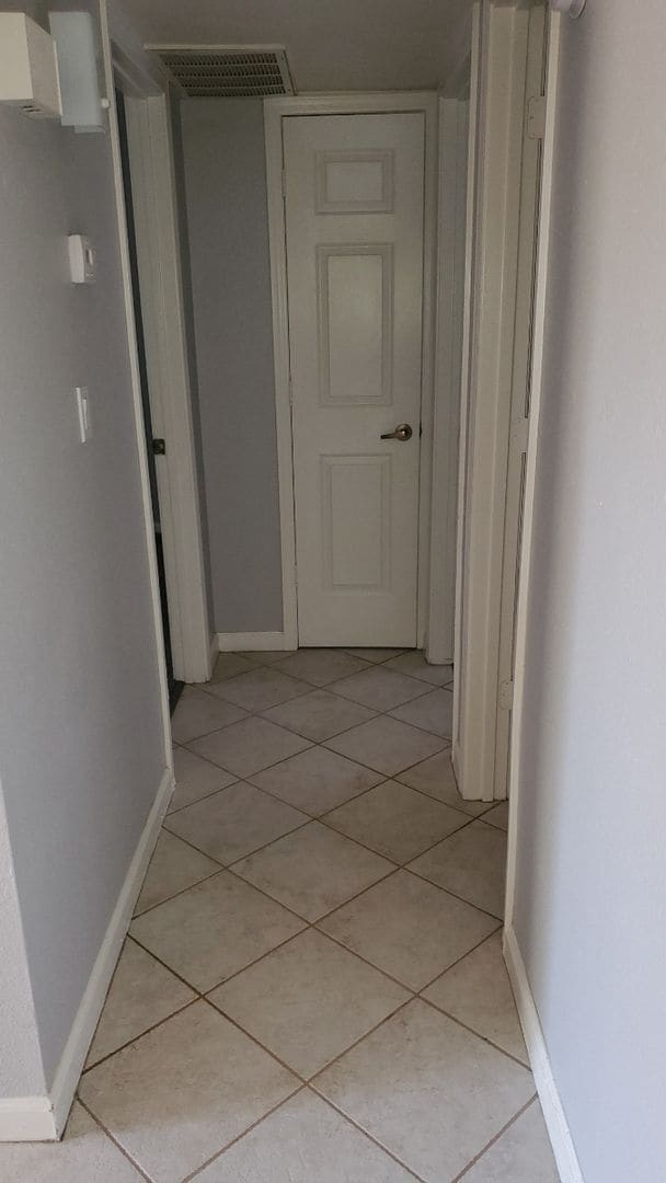 Photo - **Excellent 2br/1ba/1garage HOUSE (ALMA SCHOOL & KNOX)