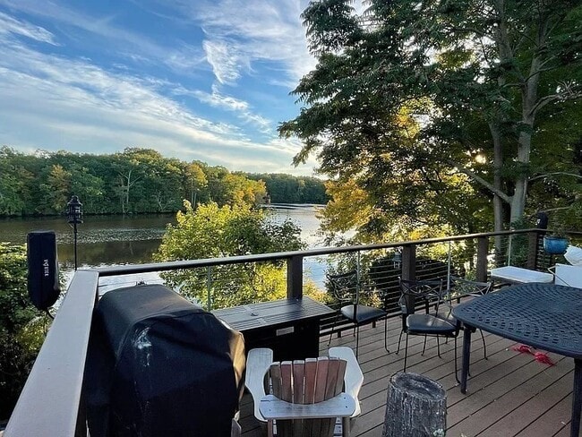 Photo - 157 Riverview Ave