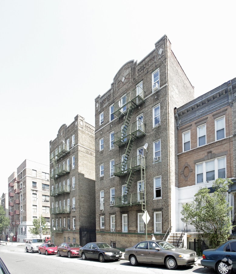 Photo - 101 E 179th St