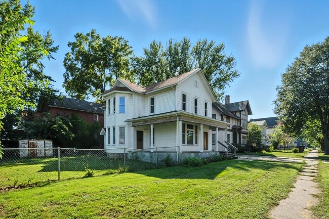 Photo - 325 Kirkwood Blvd