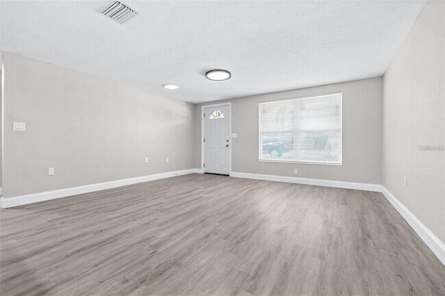 Photo - 13926 Helen Ave