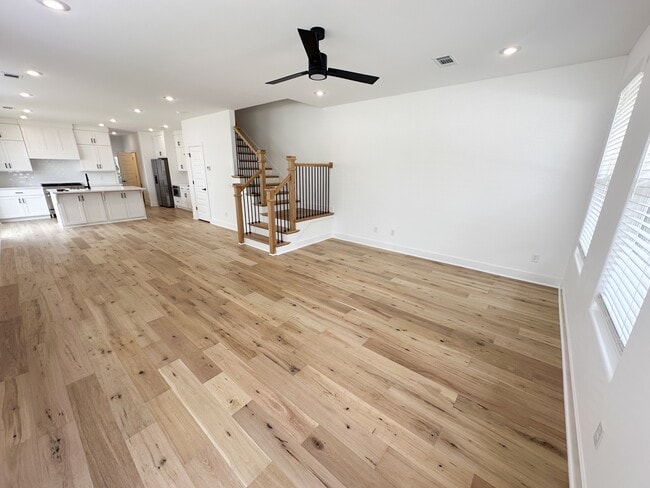 Photo - 1246 W James St