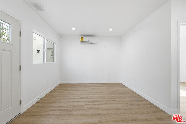 Photo - 222 E Vernon Ave