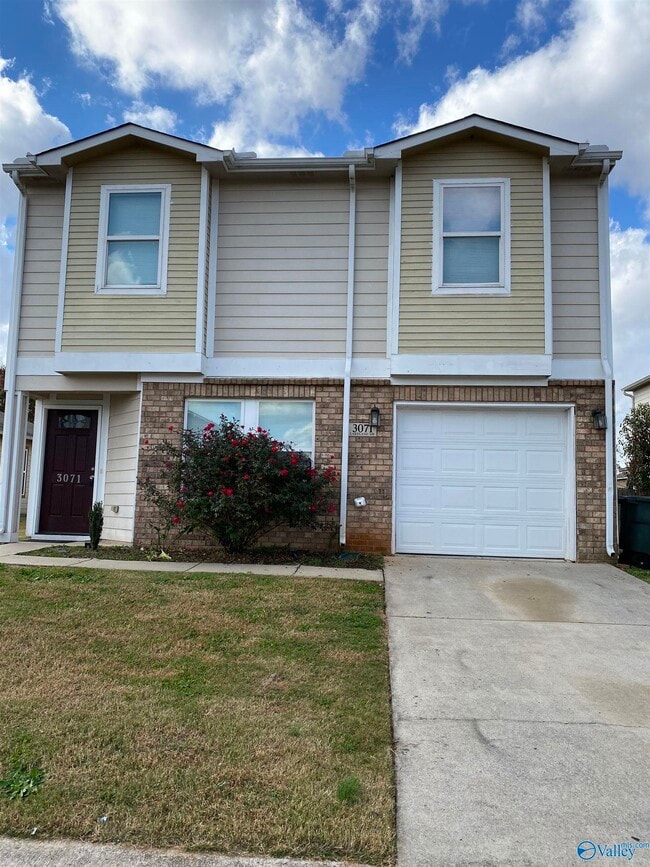 Building Photo - 3071 Lakeland Dr SW