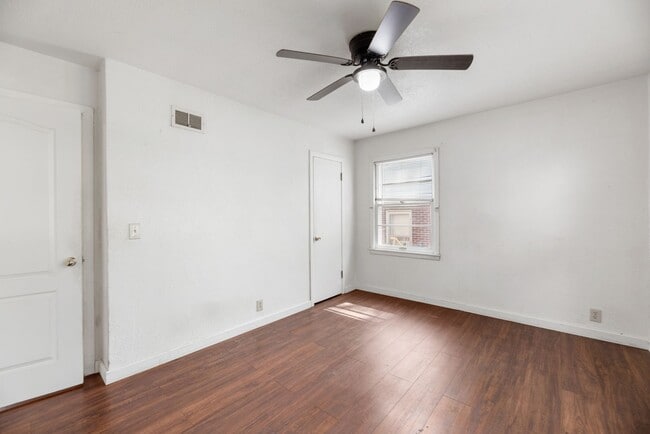 Photo - Charming 3 Bed 1 Bath In Quiet Neighborhood