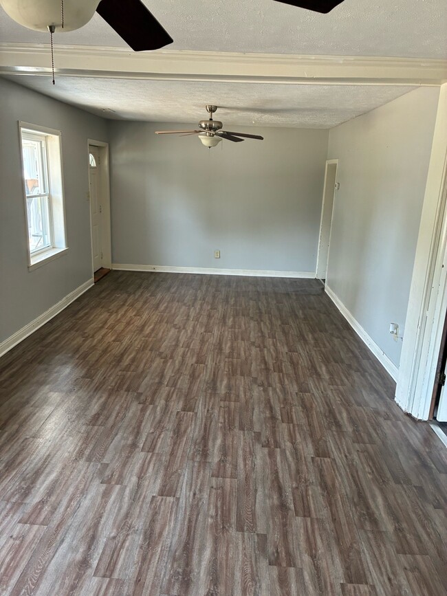 Photo - 111 Legion Cir