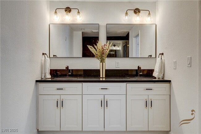 Building Photo - 2685 S Tenaya Way