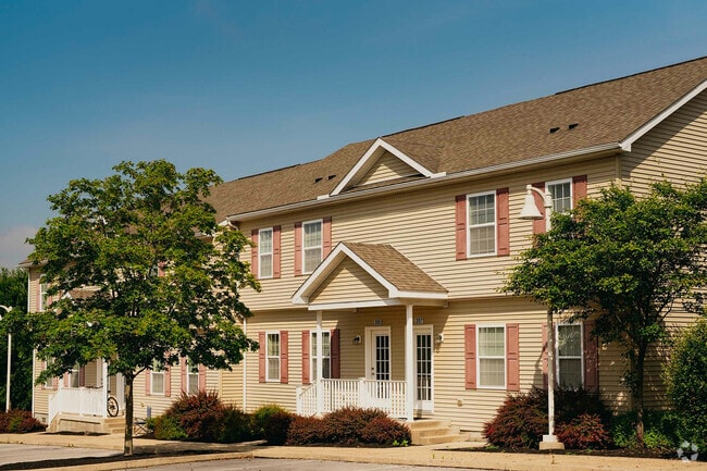 Building Photo - The Villas at Happy Valley Rental