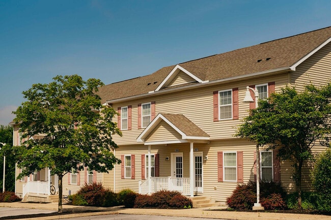 Building Photo - The Villas at Happy Valley Rental
