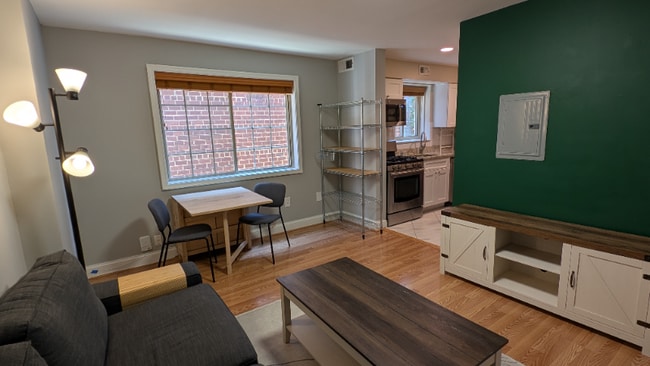 Building Photo - 718 Park Rd NW Rental