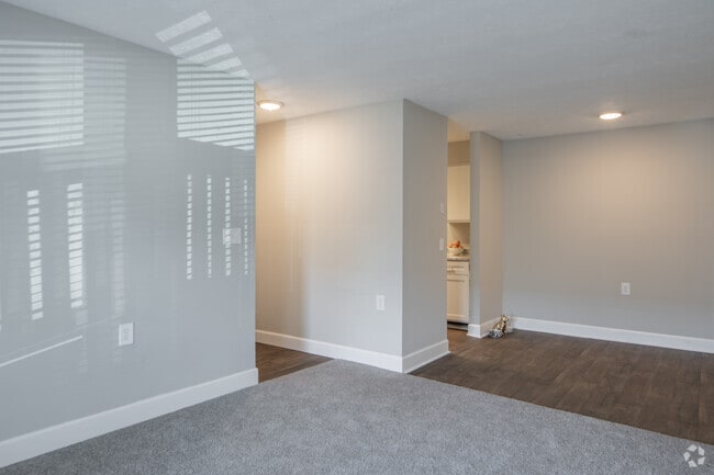 1BR, 1BA - 688SF - Living Room - The Retreat at Eddins Apartments