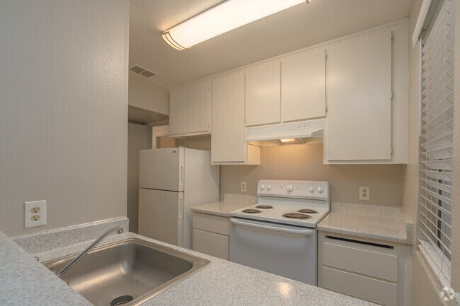 1BR, 1BA - 585SF - Kitchen - Brockford Place Apartments