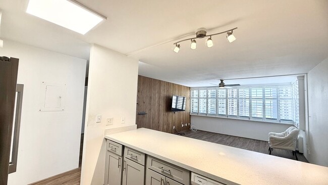 Photo - Beautifully Renovated 2-Bedroom, 2-Bathroom Condo 1-Parking Unit E1614